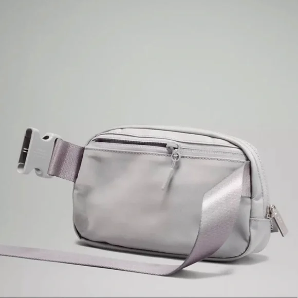 Lululemon Everywhere Belt Bag New With Tag